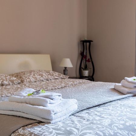 Central Suite Palermo Luaran gambar