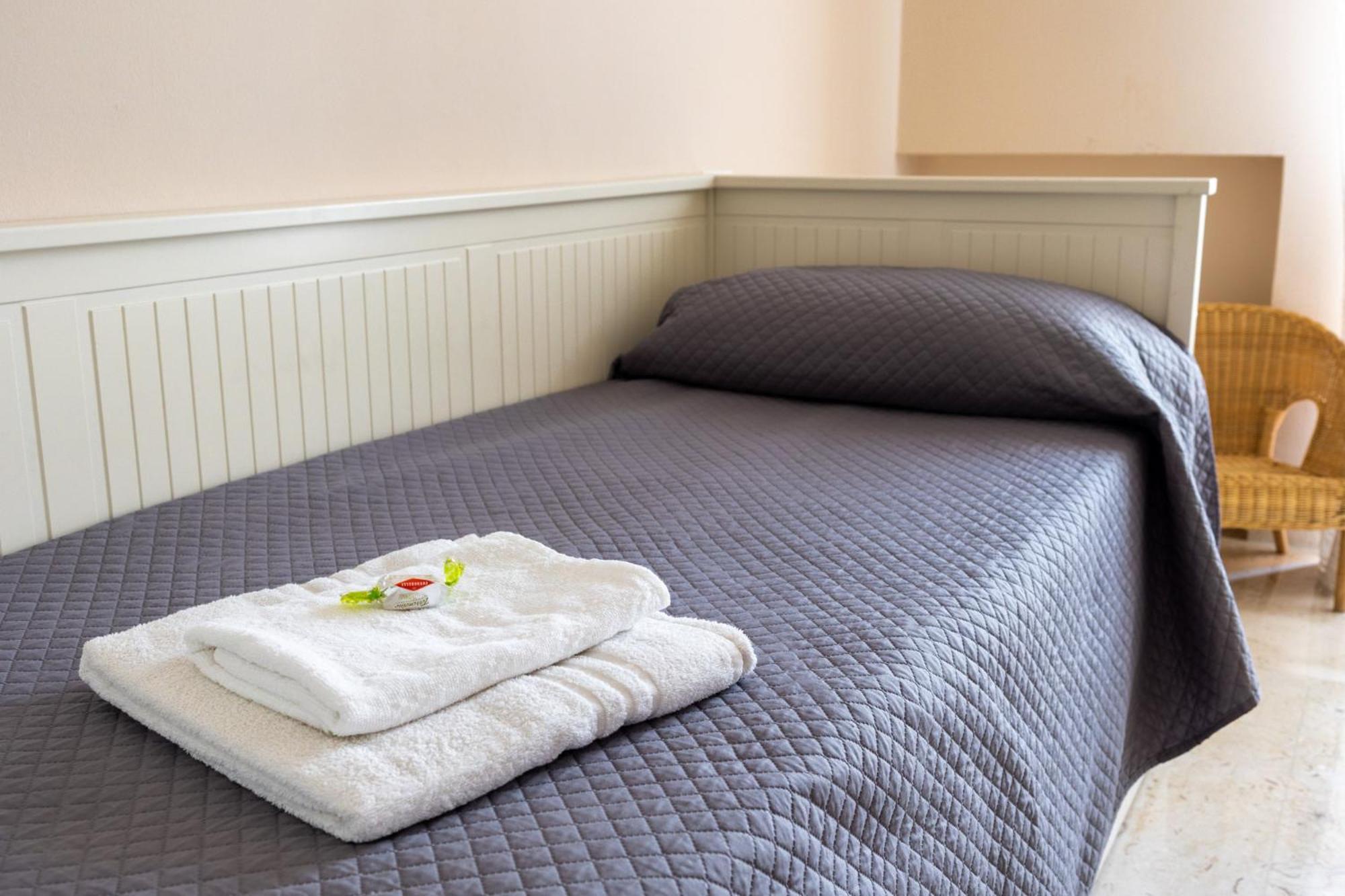Central Suite Palermo Luaran gambar